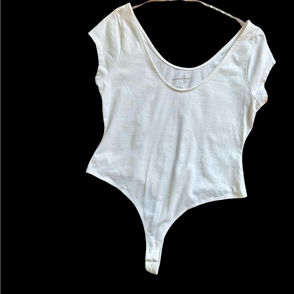 Universal Thread White Bodysuit Size M – Pre-Loved, Washed But Not Worn